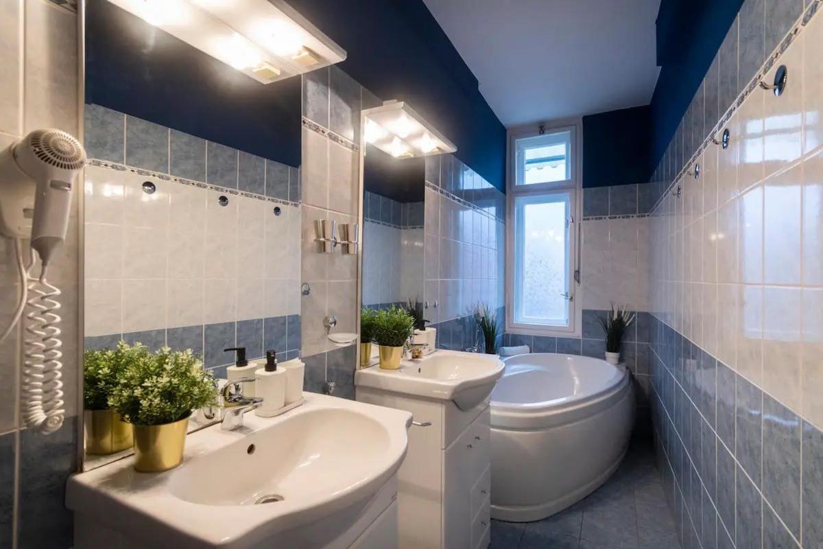 Waterfront River Side Roof Top Apartment - Terrace With City View Prague Extérieur photo